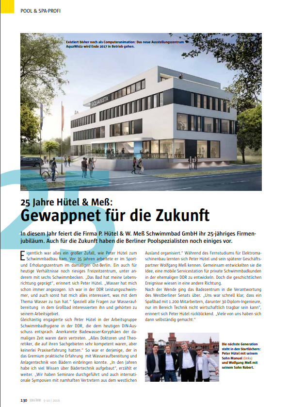 Gebäude der Firma P. Hüßler & Meister, modern, weiß, mit großen Fenstern, tagsüber fotografiert.